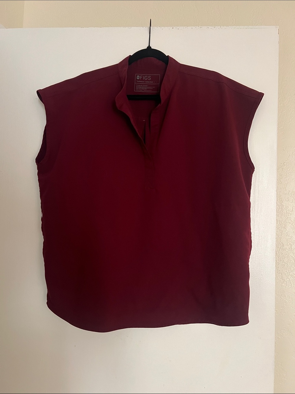 Figs scrub top